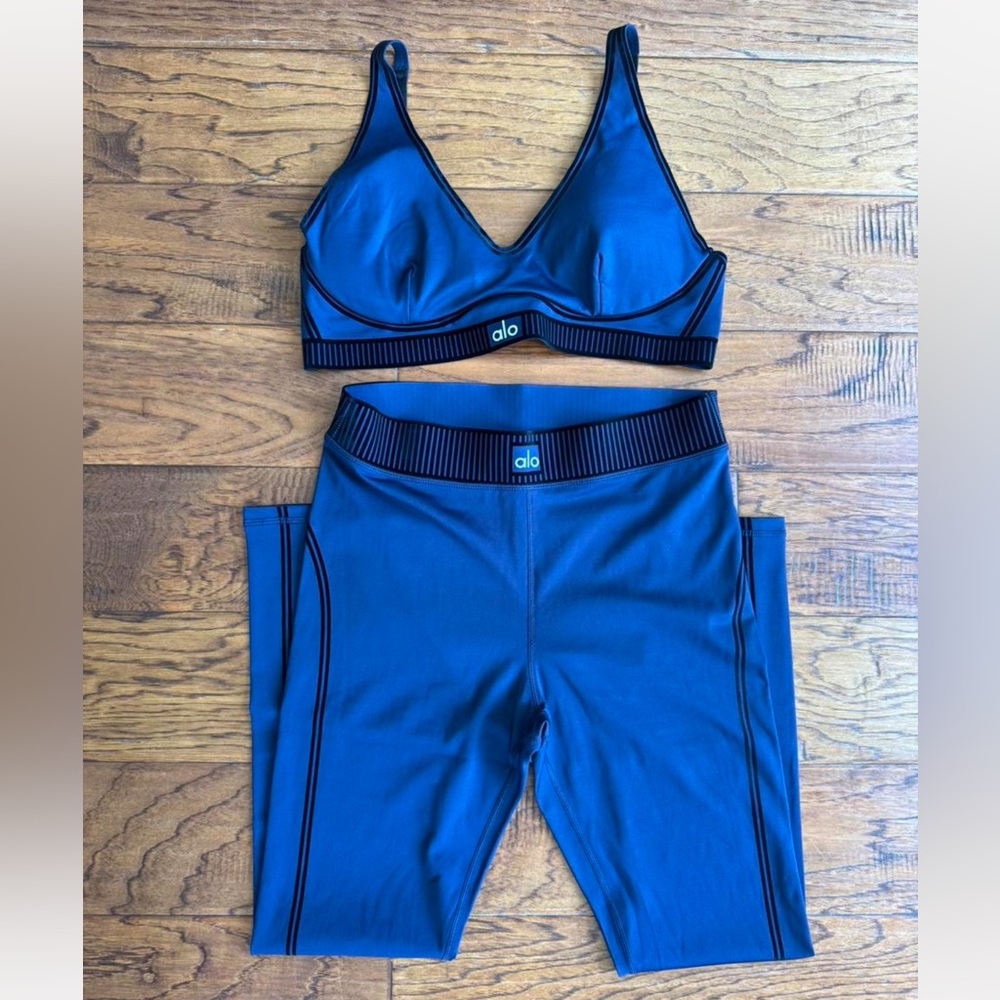 Alo Yoga Navy Sports Bra and Leggings Set
